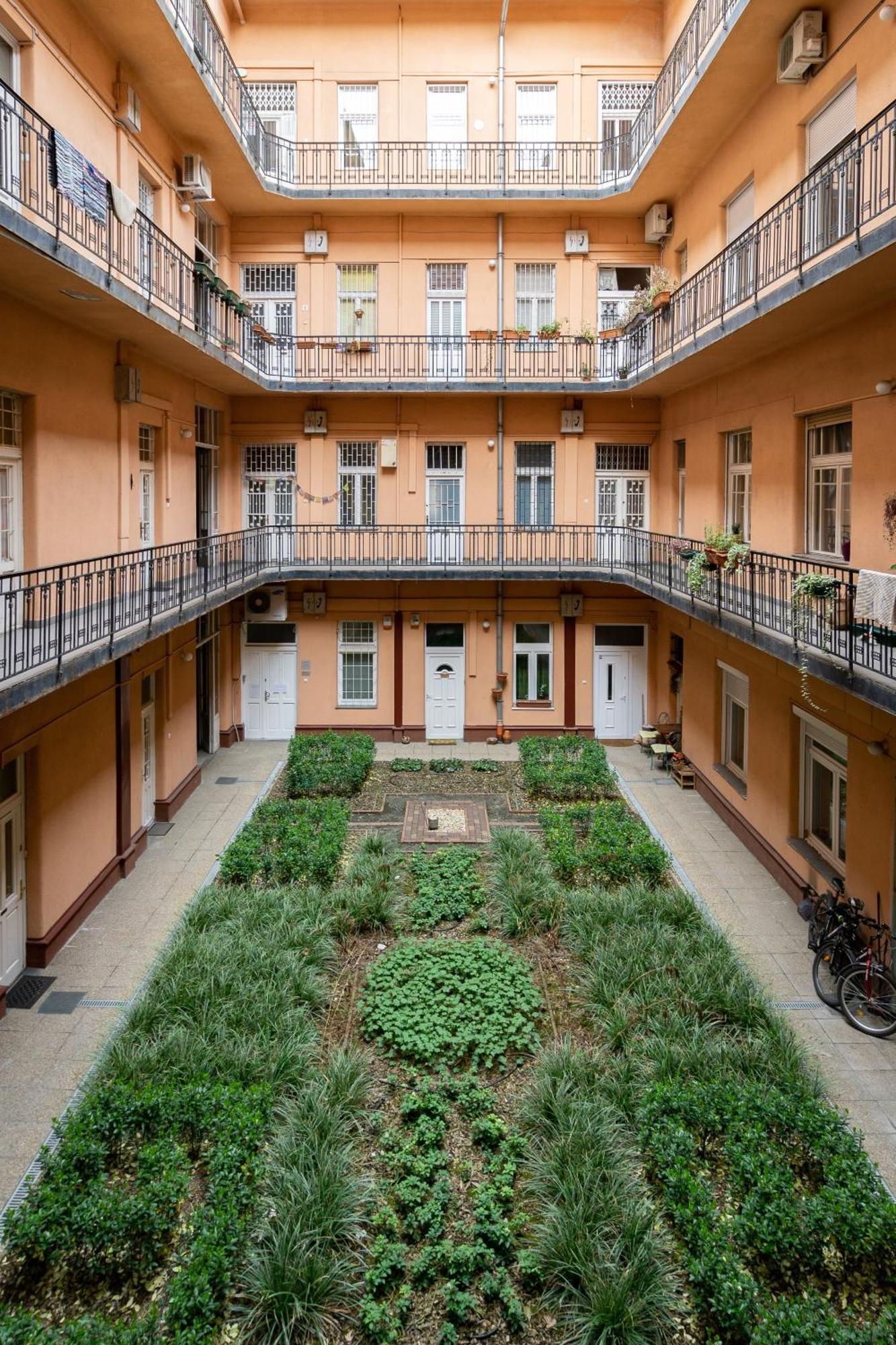 Jewel In Buda Apartment Budapest Bagian luar foto